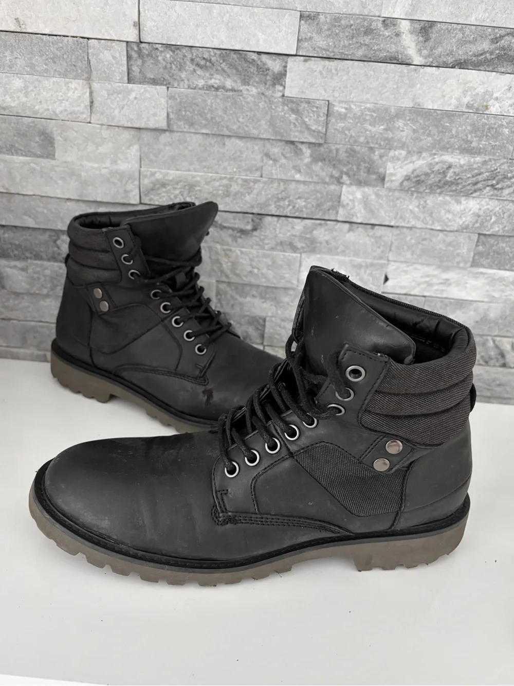 Steve Madden Leather Boot  9